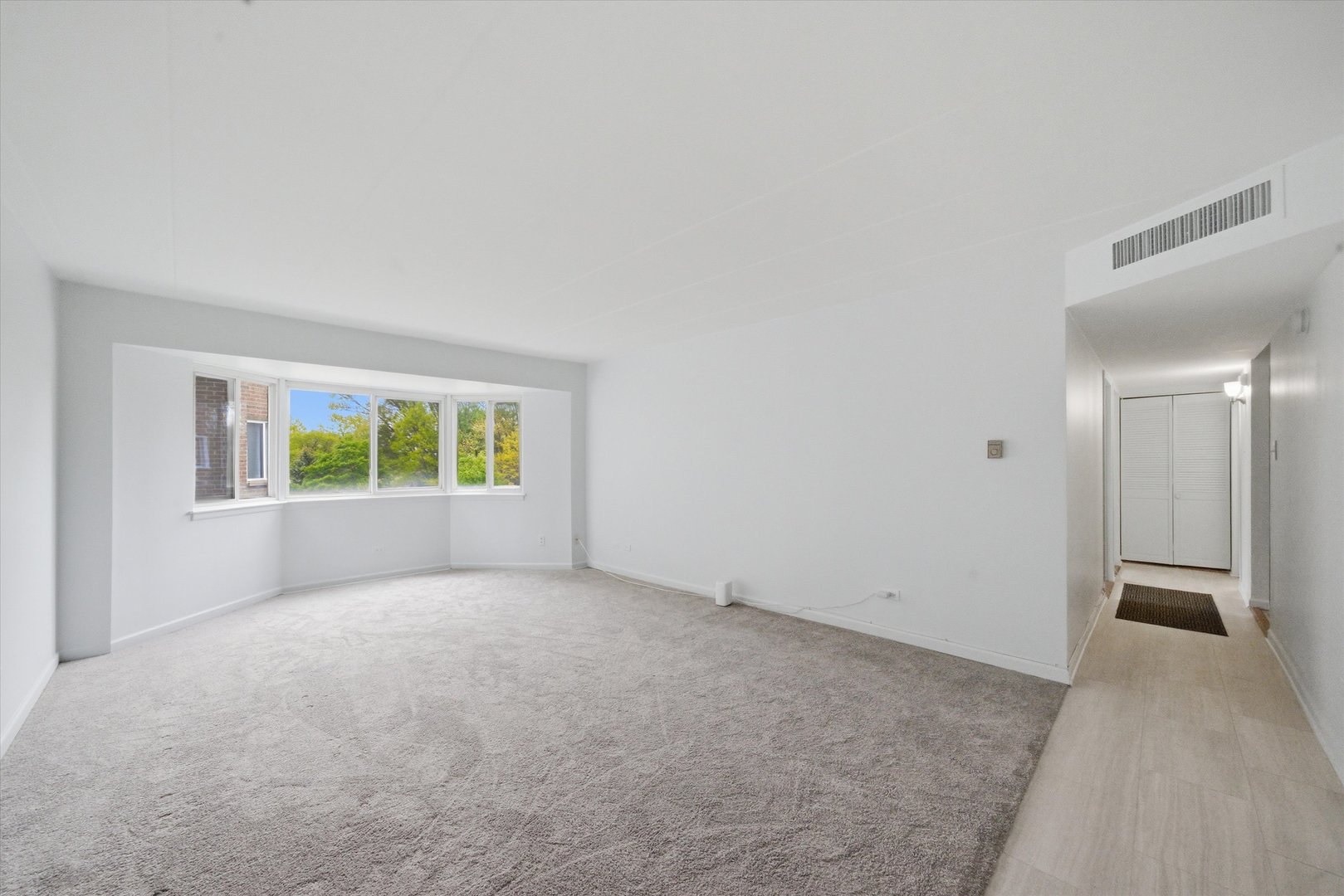 300 S Roselle Road #309, Schaumburg, IL 60193