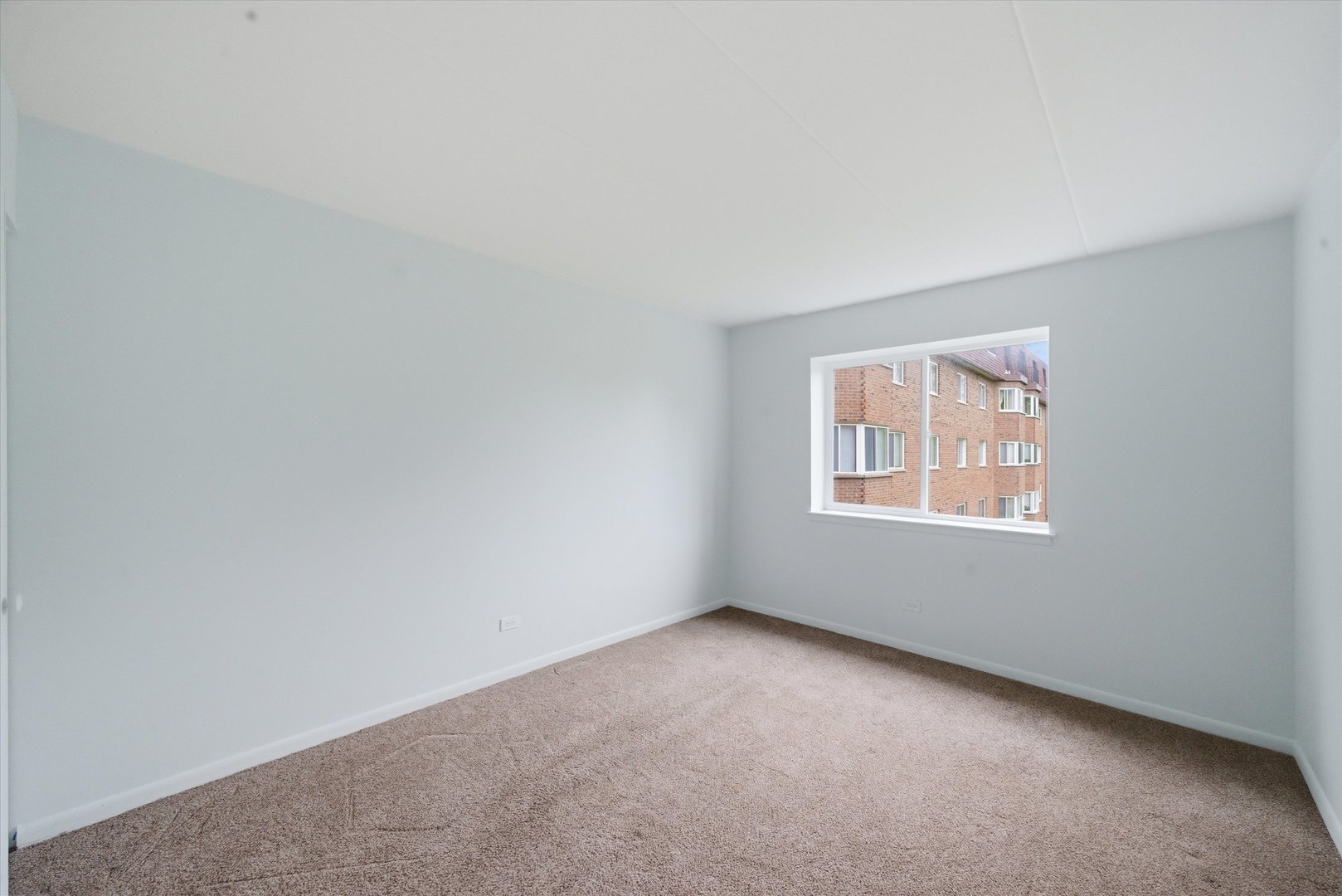 300 S Roselle Road #309, Schaumburg, IL 60193