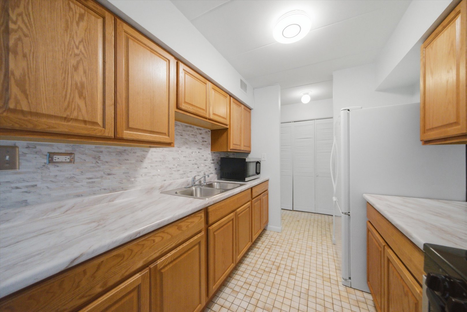 300 S Roselle Road #309, Schaumburg, IL 60193