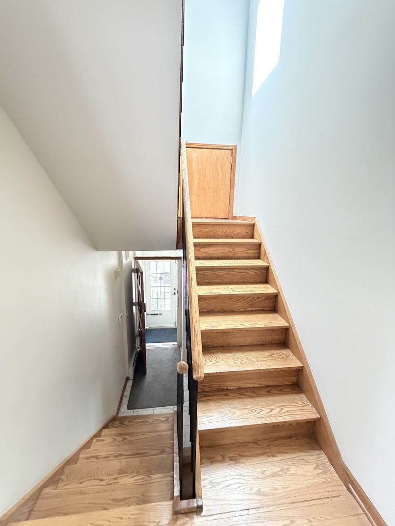 5557 S Harper Avenue, Chicago, IL 60637