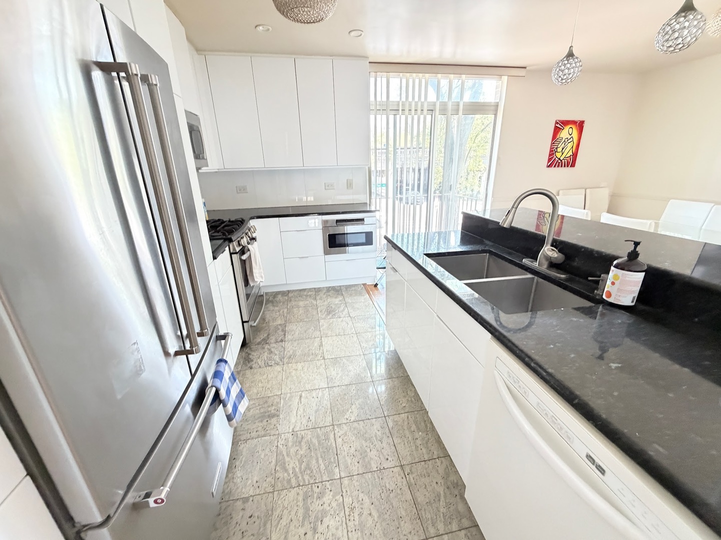 5557 S Harper Avenue, Chicago, IL 60637