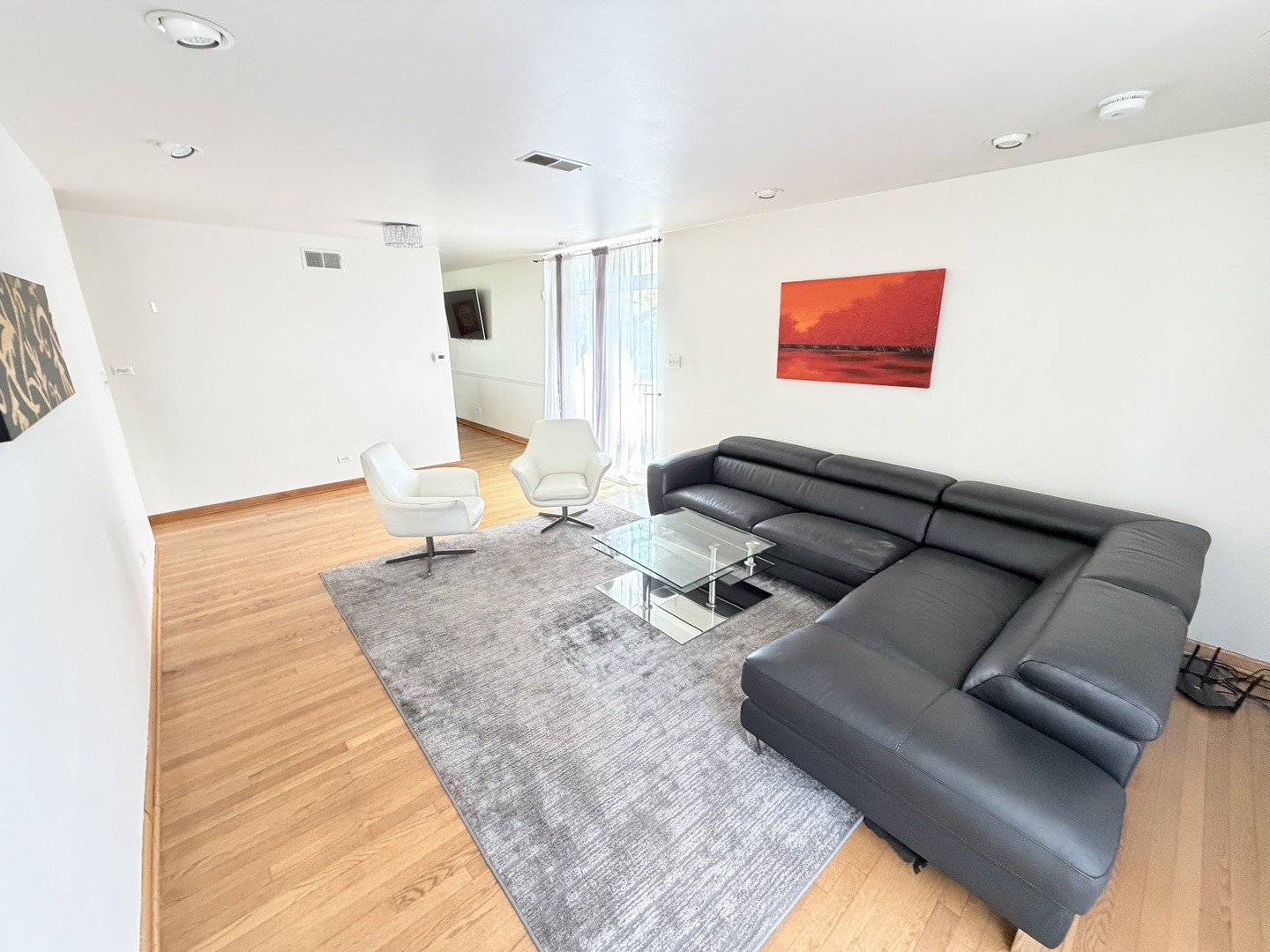 5557 S Harper Avenue, Chicago, IL 60637