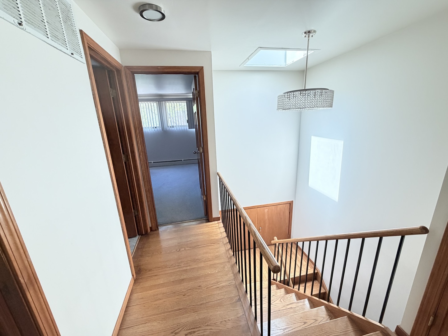 5557 S Harper Avenue, Chicago, IL 60637