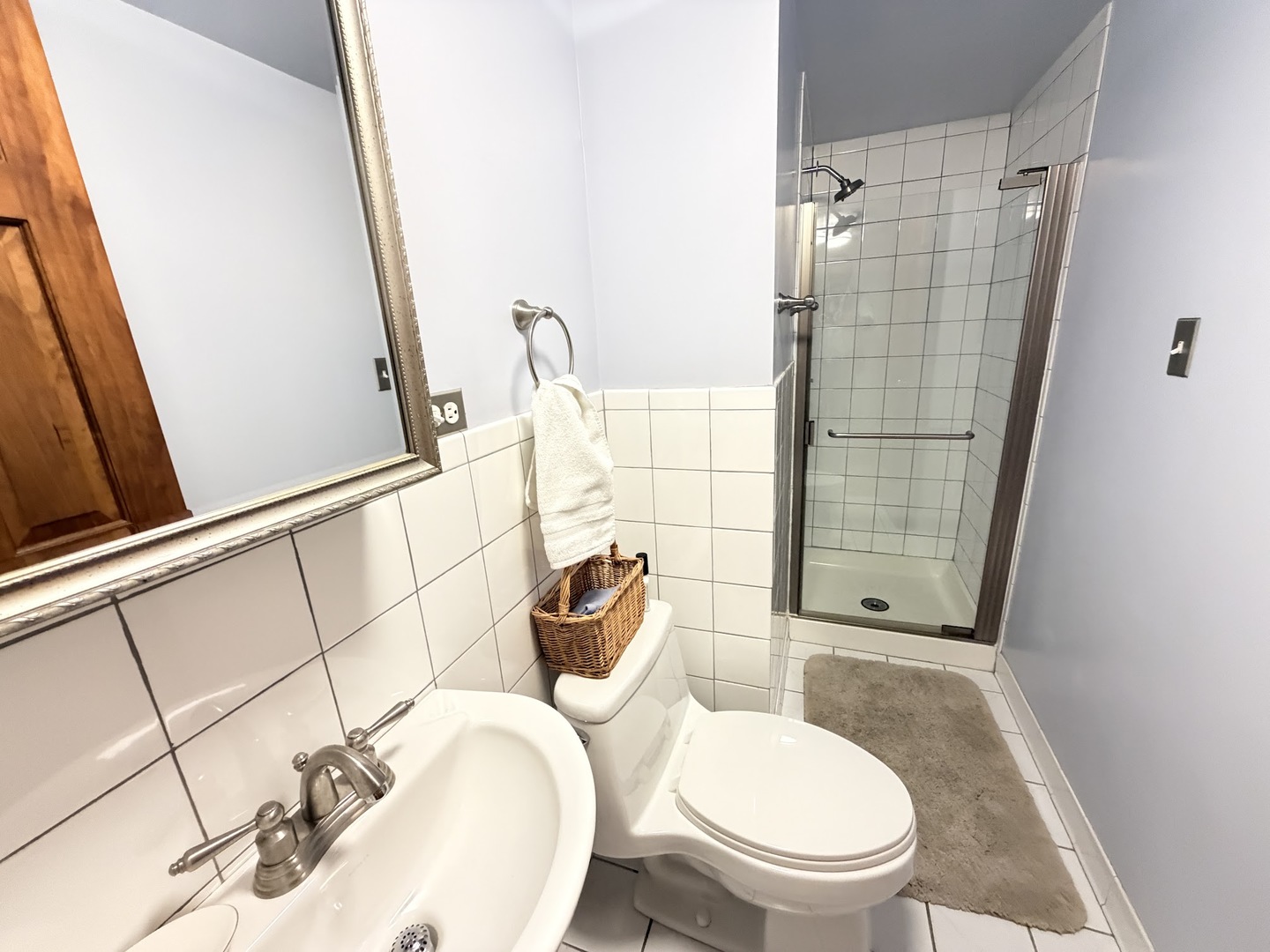 5557 S Harper Avenue, Chicago, IL 60637