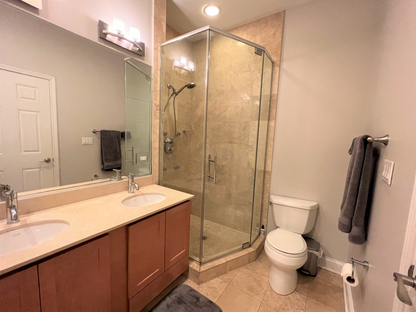 2424 N SOUTHPORT Avenue #B, Chicago, IL 60614