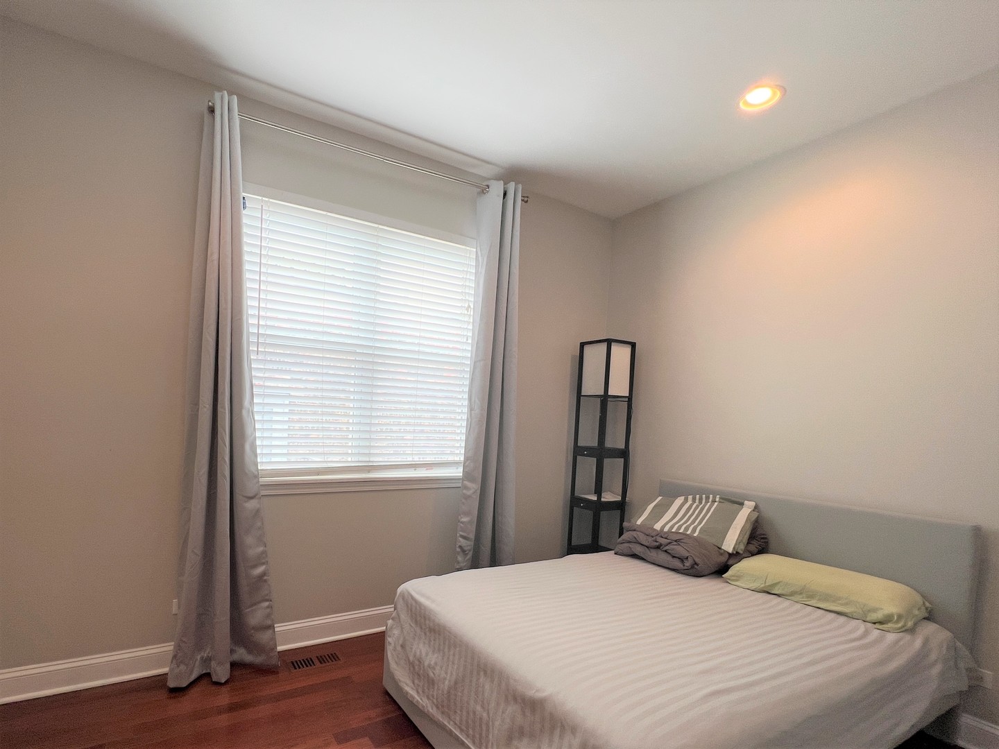 2424 N SOUTHPORT Avenue #B, Chicago, IL 60614
