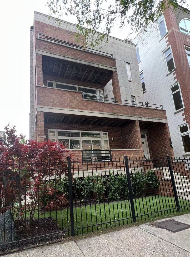 2424 N SOUTHPORT Avenue #B, Chicago, IL 60614