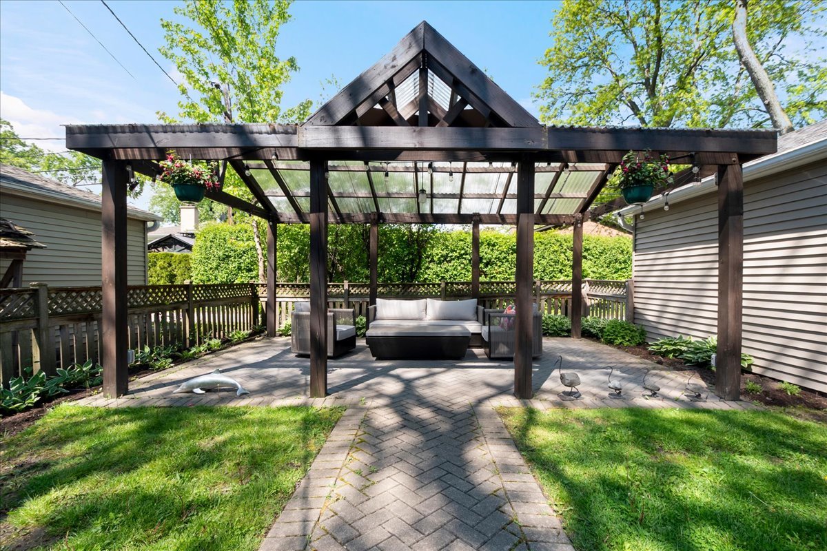 6850 N LOWELL Avenue, Lincolnwood, IL 60712