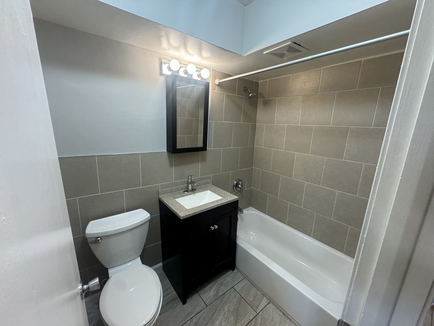 105 E Grove Street #2, Lombard, IL 60148