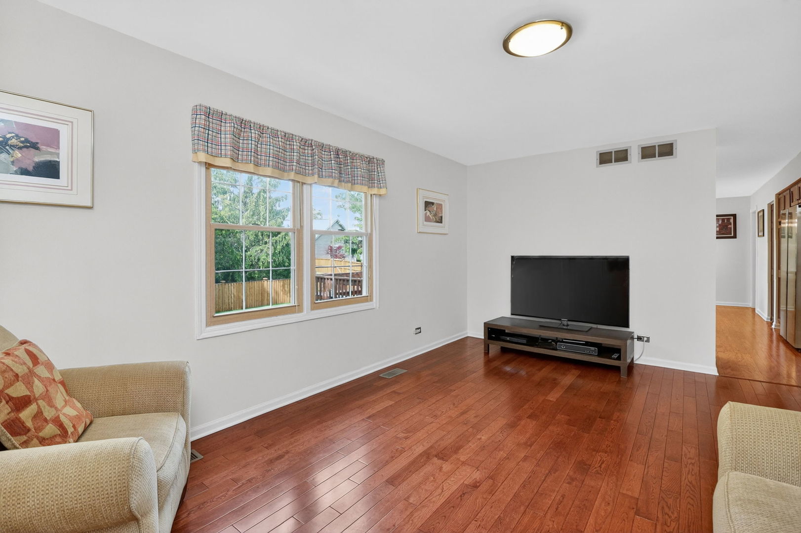 337 W SCARBOROUGH Court, Bloomingdale, IL 60108