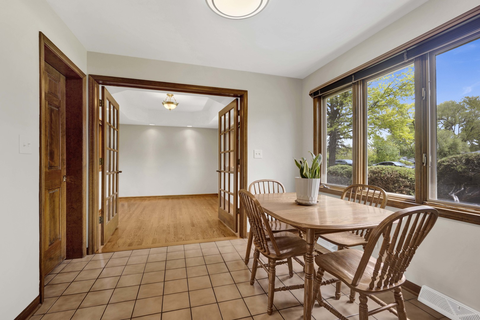 18W724 20th Place, Lombard, IL 60148