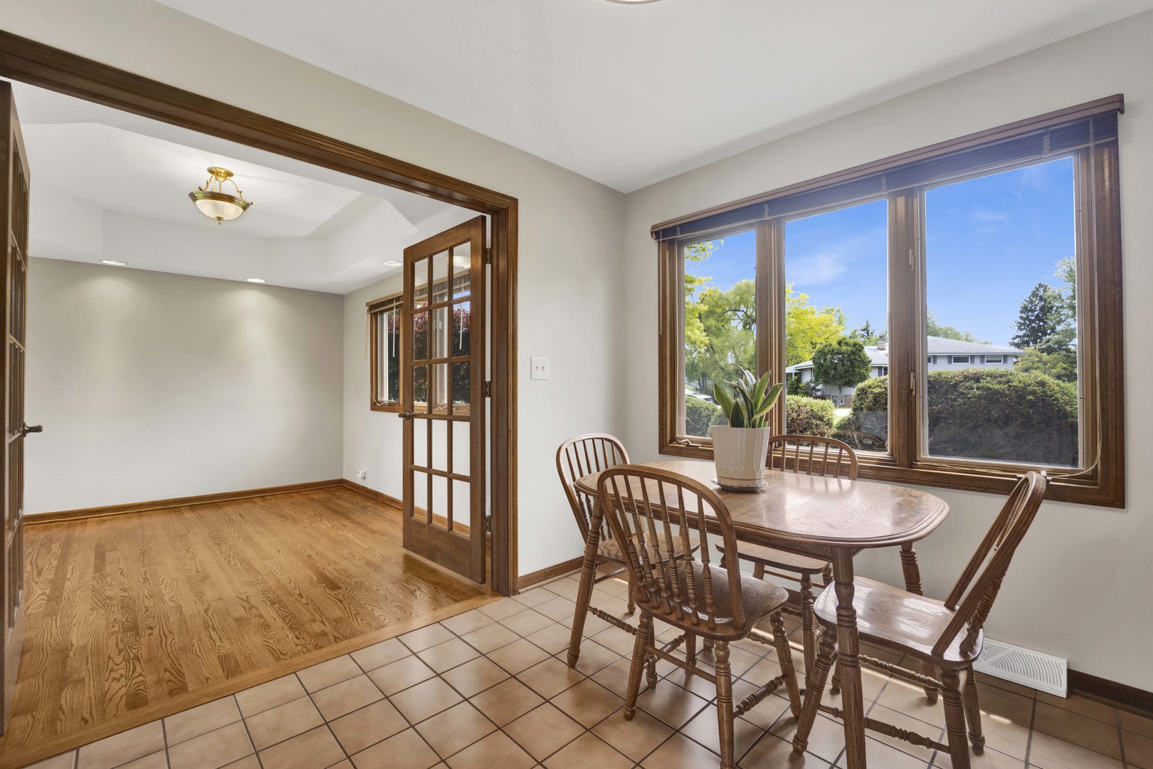 18W724 20th Place, Lombard, IL 60148