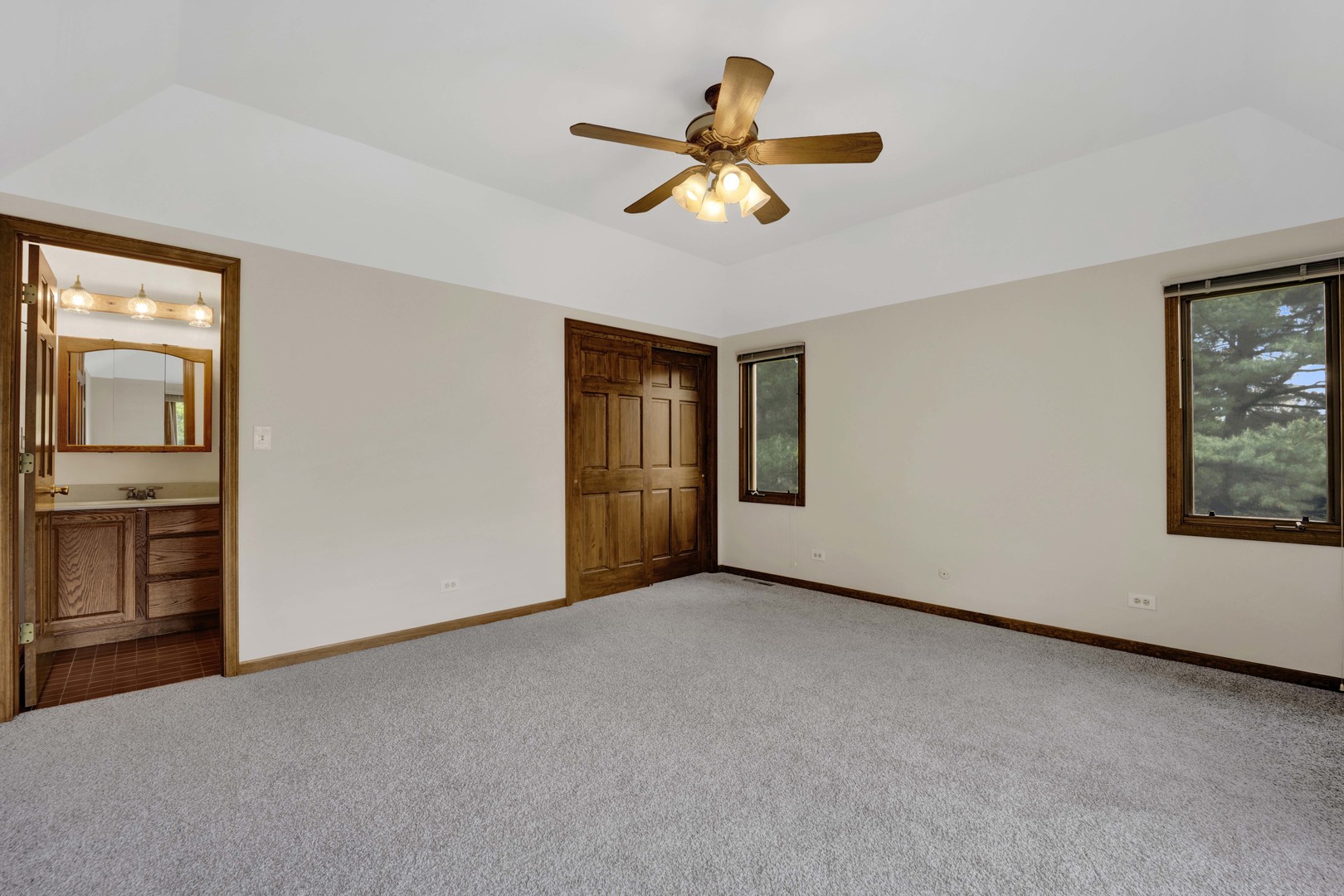 18W724 20th Place, Lombard, IL 60148