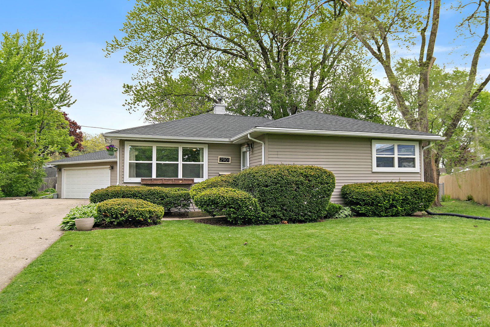 2901 Stork Court, Rolling Meadows, IL 60008