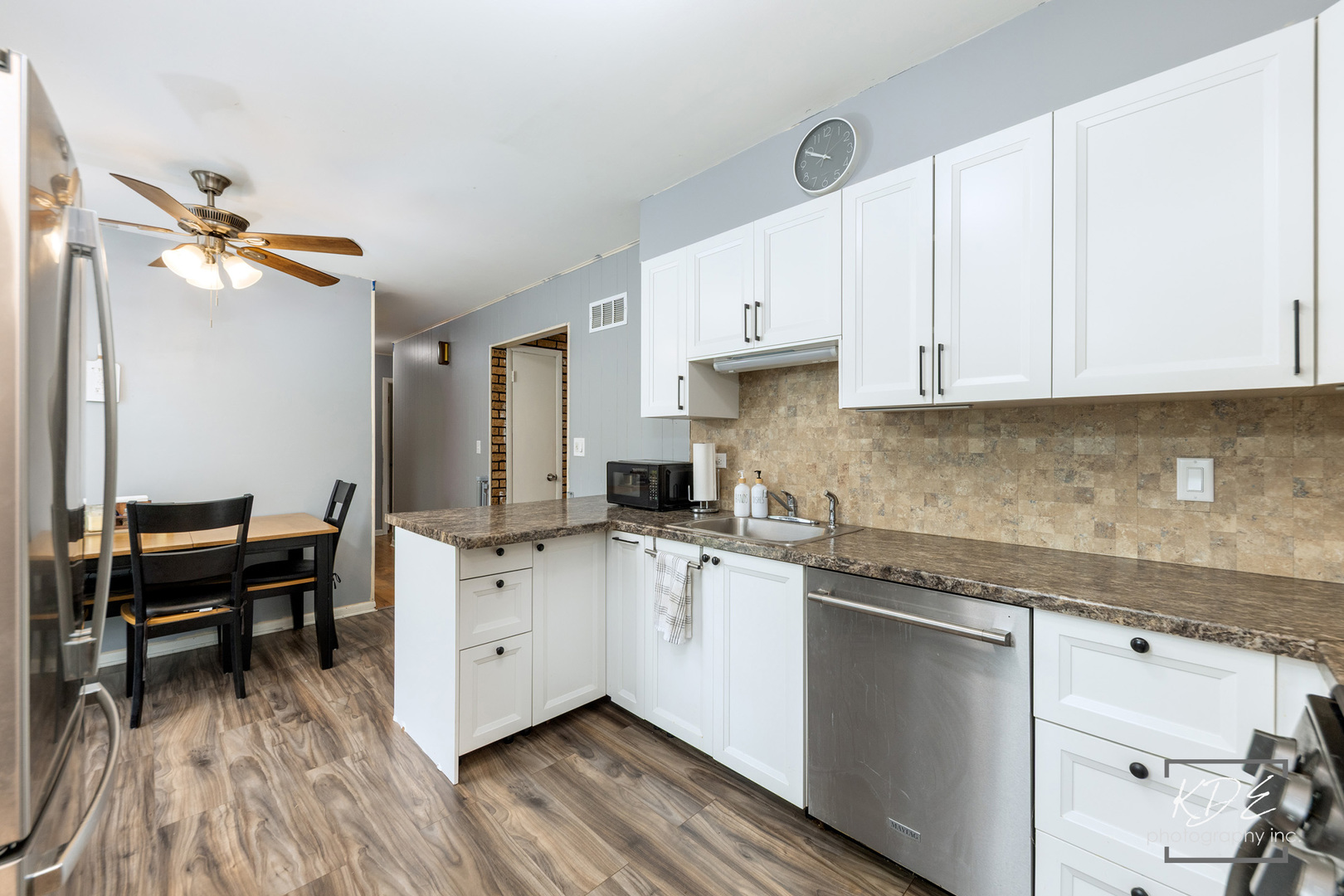 411 E Weathersfield Way, Schaumburg, IL 60193