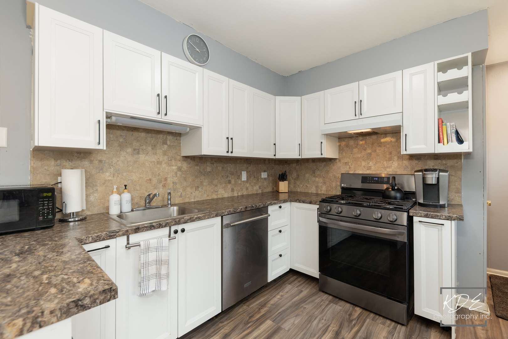 411 E Weathersfield Way, Schaumburg, IL 60193