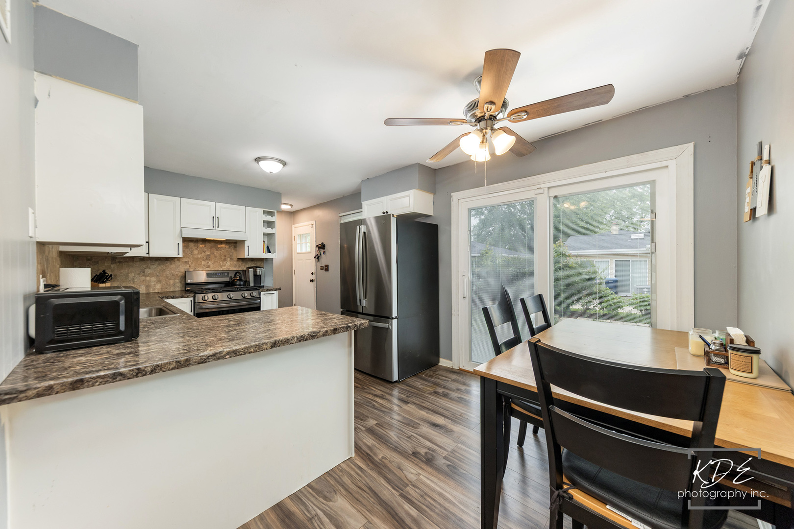 411 E Weathersfield Way, Schaumburg, IL 60193