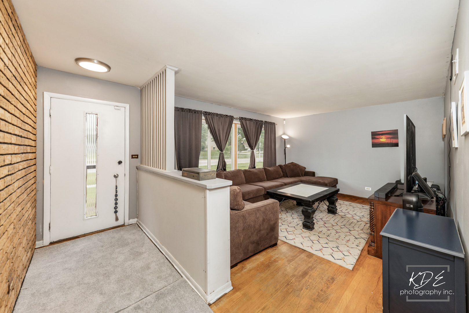 411 E Weathersfield Way, Schaumburg, IL 60193