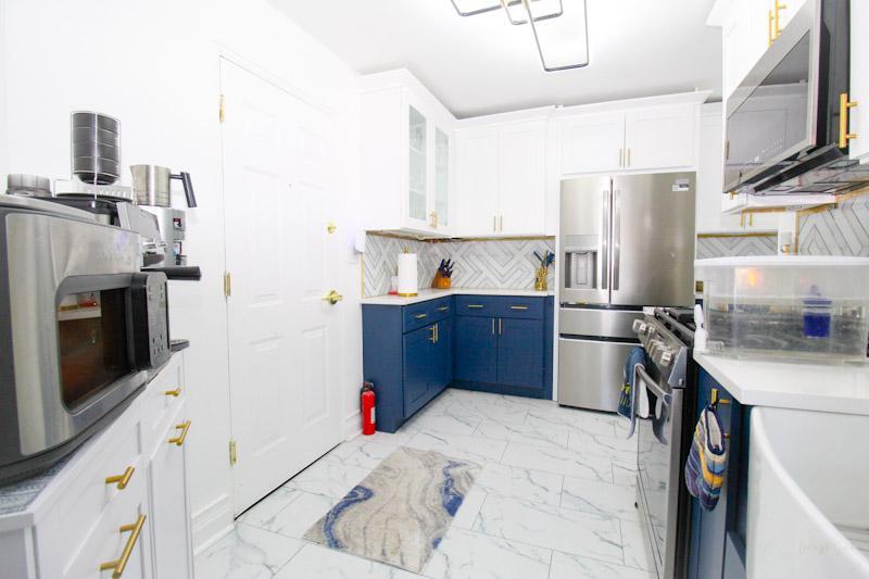 7321 S South Shore Drive #7B, Chicago, IL 60649