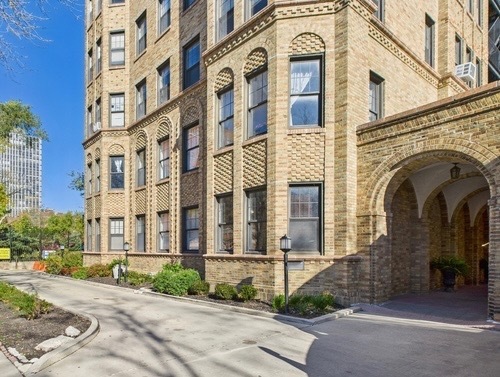 7321 S South Shore Drive #7B, Chicago, IL 60649
