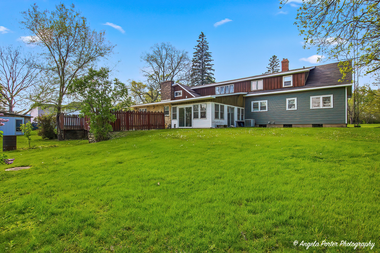 42177 N Lake Avenue, Antioch, IL 60002