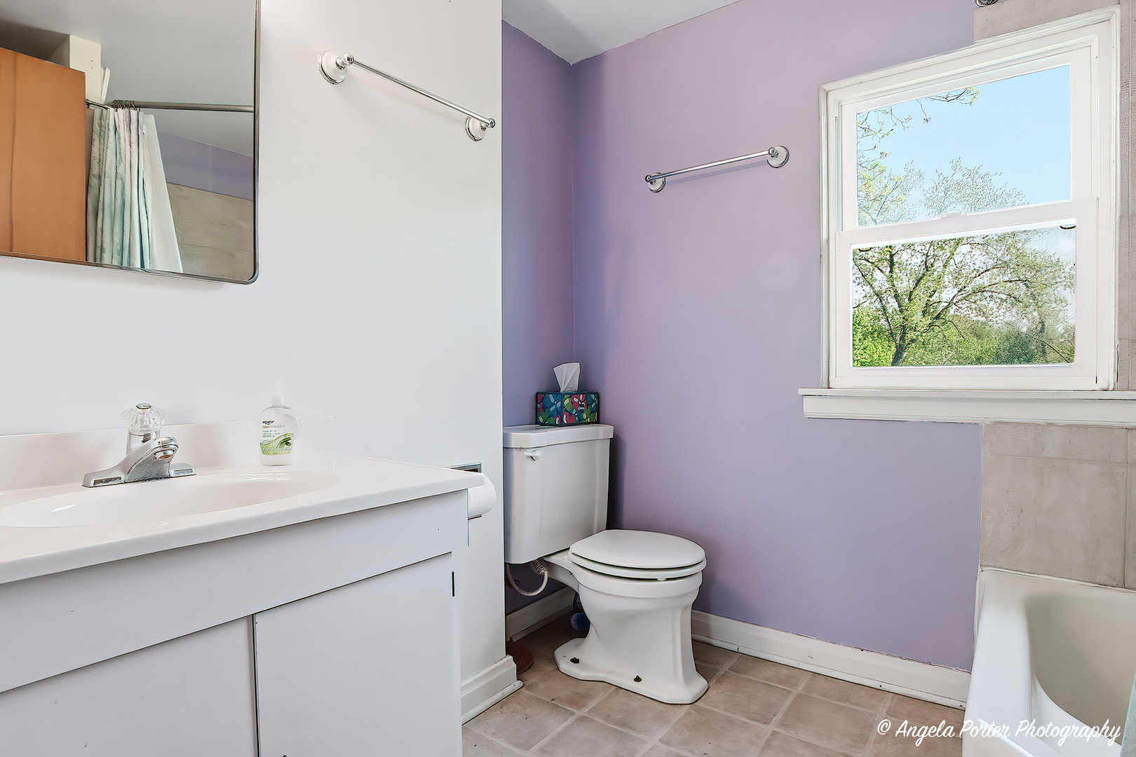 42177 N Lake Avenue, Antioch, IL 60002