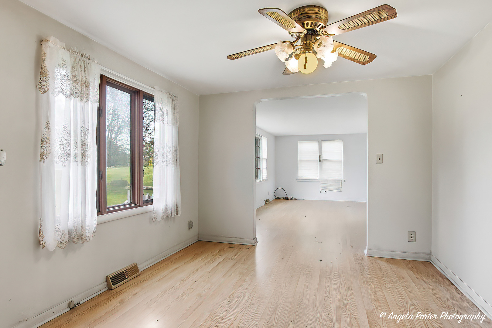 42177 N Lake Avenue, Antioch, IL 60002