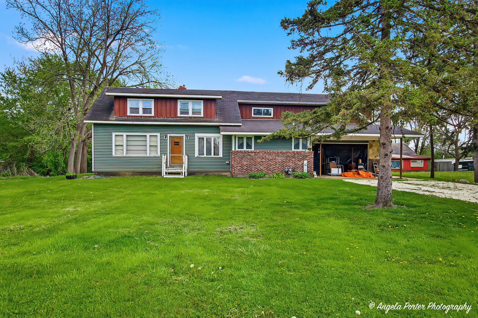 42177 N Lake Avenue, Antioch, IL 60002