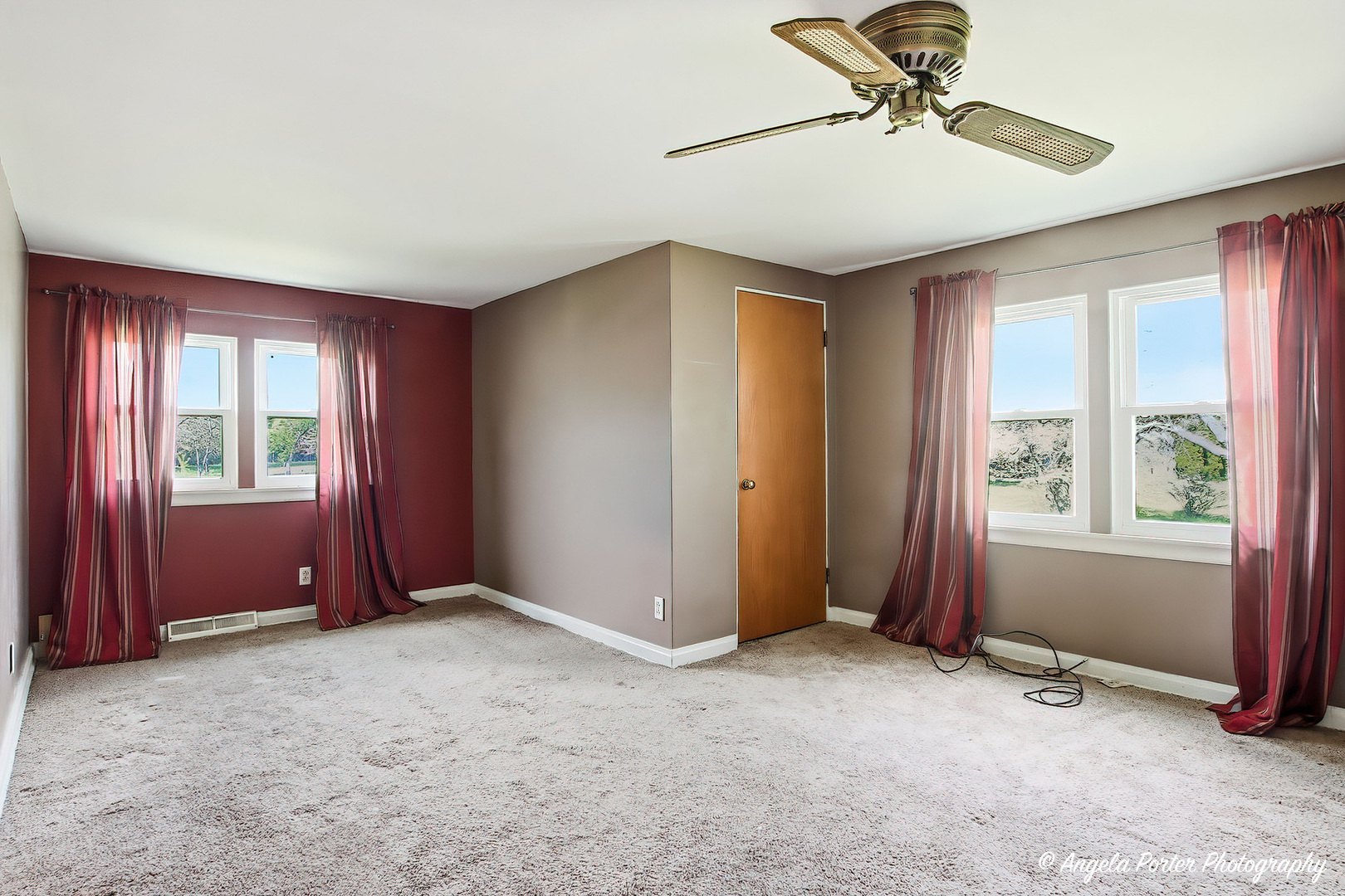 42177 N Lake Avenue, Antioch, IL 60002