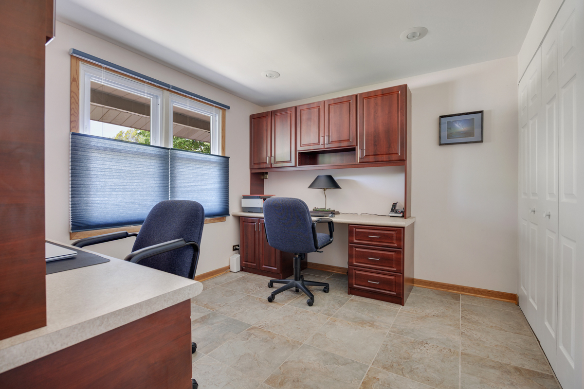 1477 William Clifford Lane, Elk Grove Village, IL 60007
