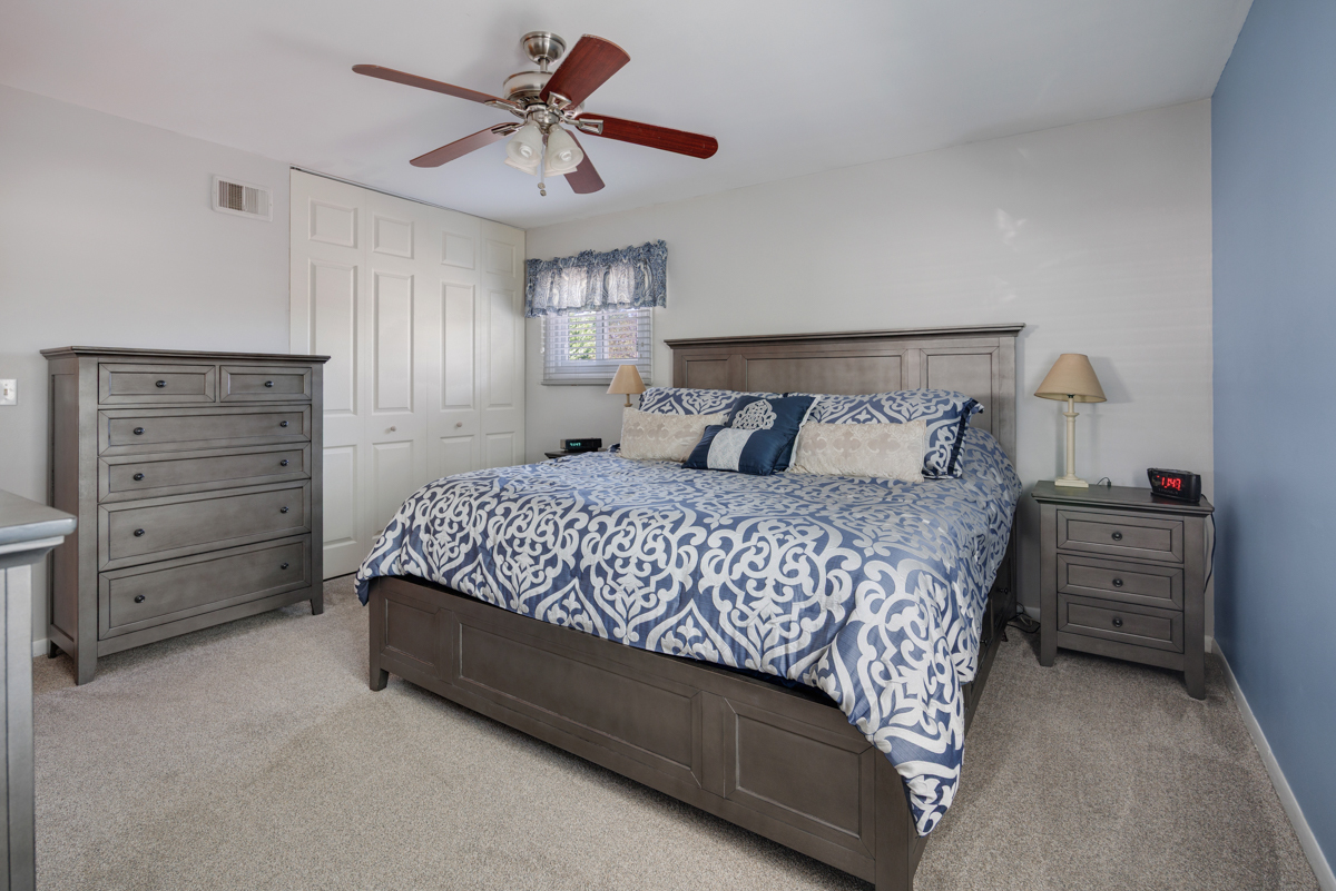 1477 William Clifford Lane, Elk Grove Village, IL 60007
