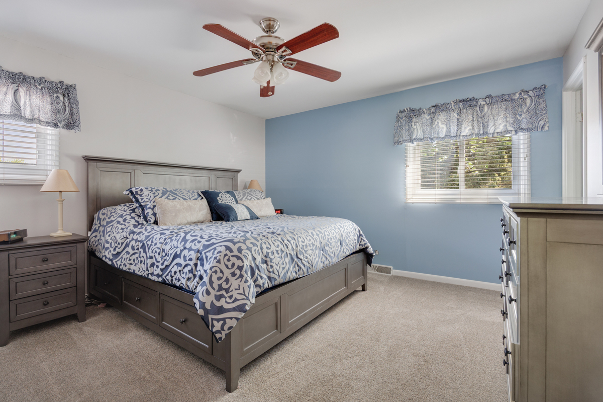 1477 William Clifford Lane, Elk Grove Village, IL 60007