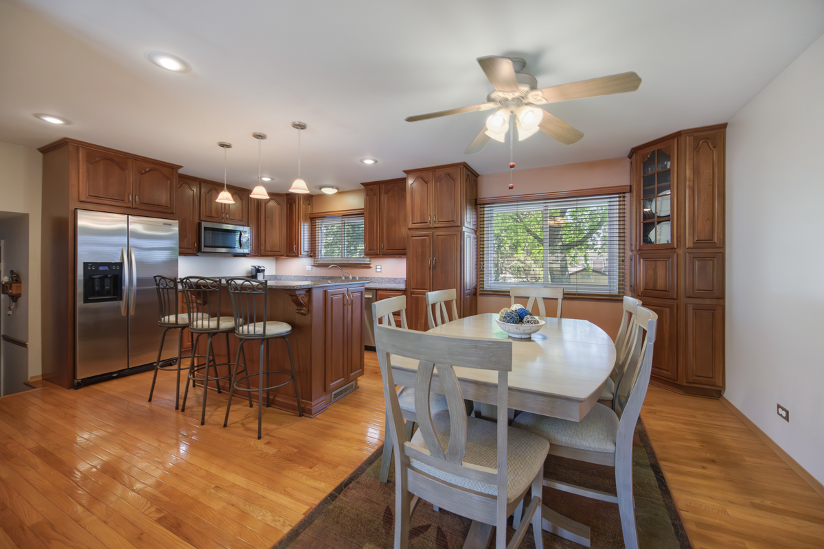 1477 William Clifford Lane, Elk Grove Village, IL 60007