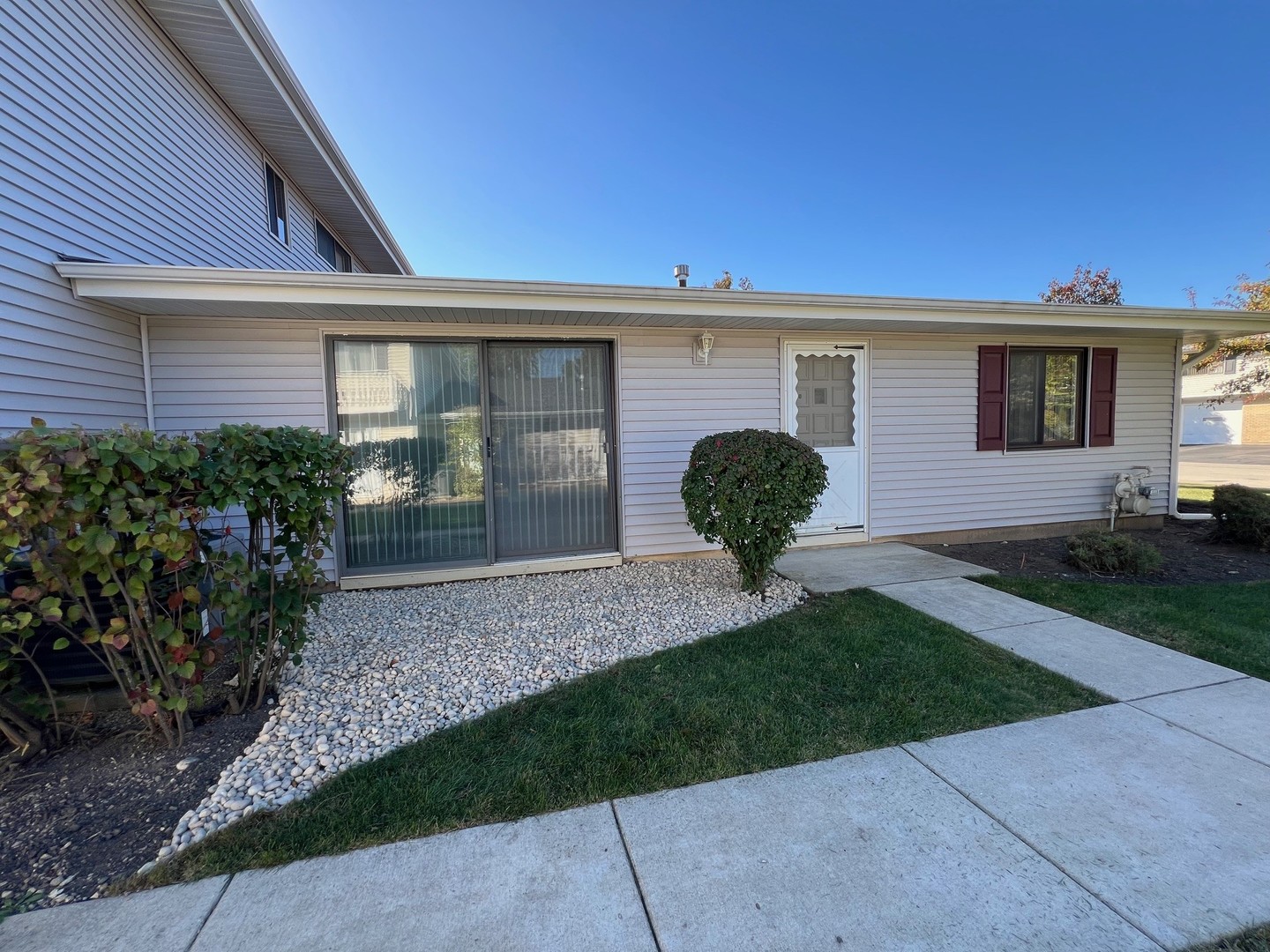 102 Tonset Court #102, Schaumburg, IL 60193