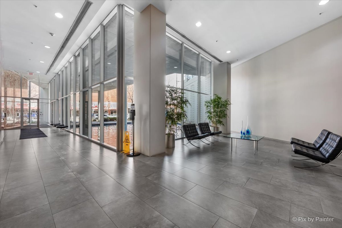 1720 Maple Avenue #2460, Evanston, IL 60201