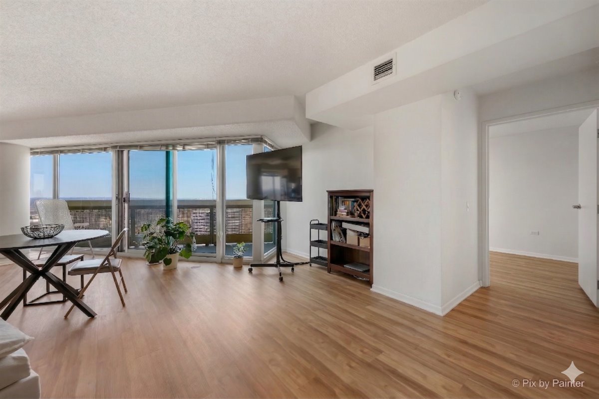 1720 Maple Avenue #2460, Evanston, IL 60201