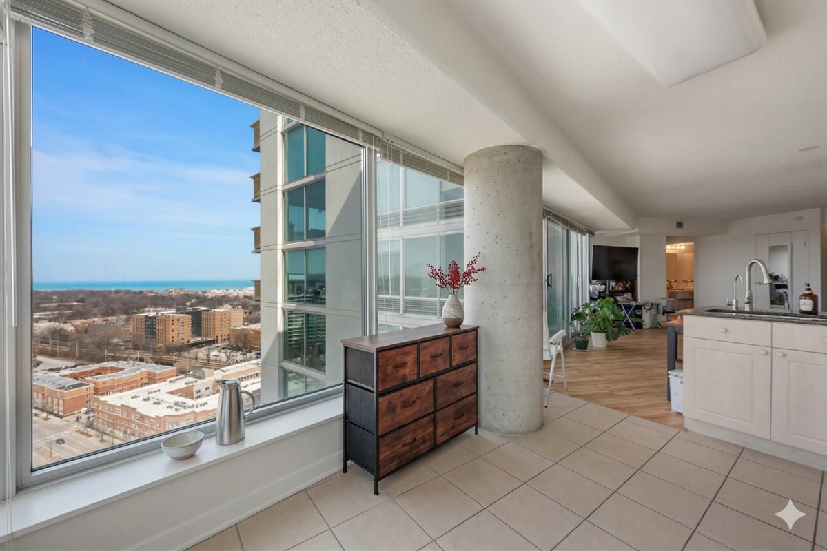 1720 Maple Avenue #2460, Evanston, IL 60201