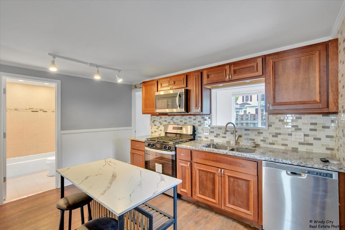 115 Grant Street, Barrington, IL 60010