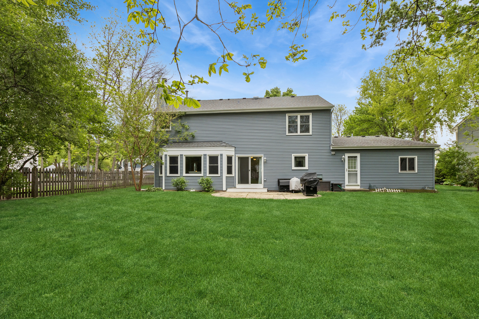 914 Hartford Drive, Gurnee, IL 60031