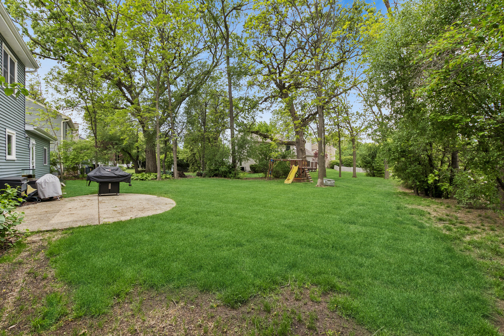 914 Hartford Drive, Gurnee, IL 60031
