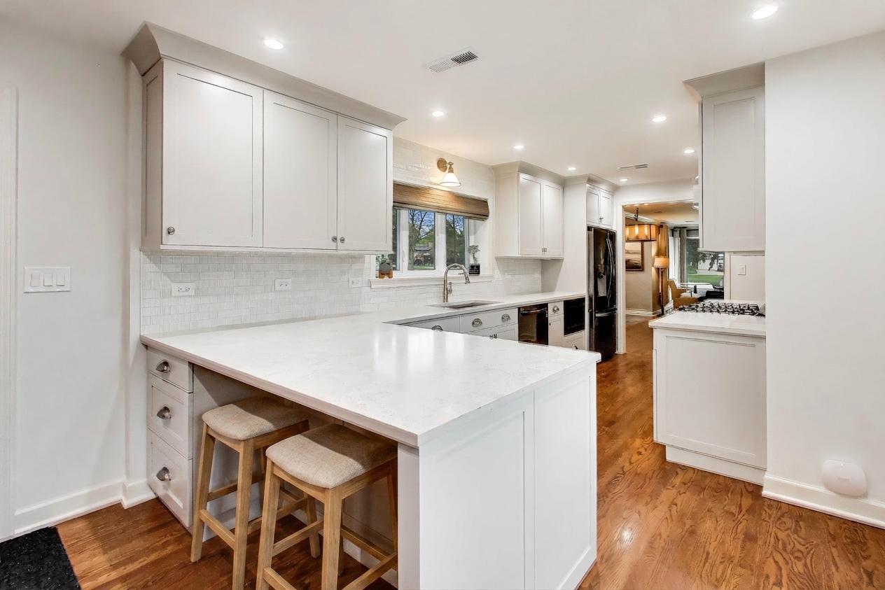 1311 E Woodford Place, Arlington Heights, IL 60004