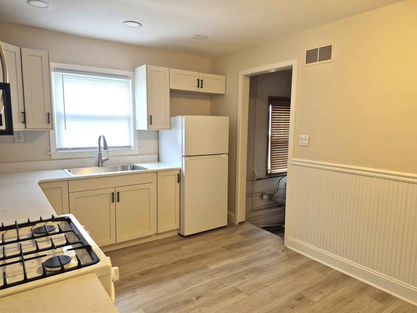 910 Cleary Avenue, Joliet, IL 60435