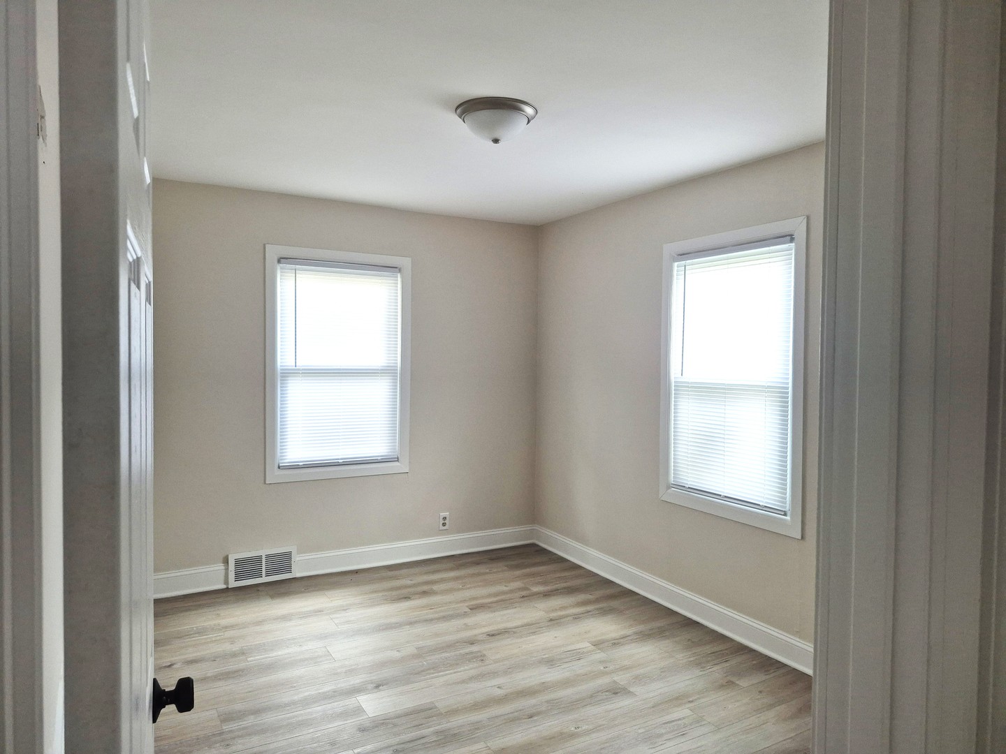910 Cleary Avenue, Joliet, IL 60435