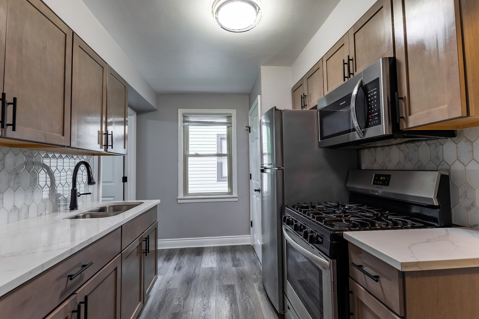 547 E 148th Place, Harvey, IL 60426