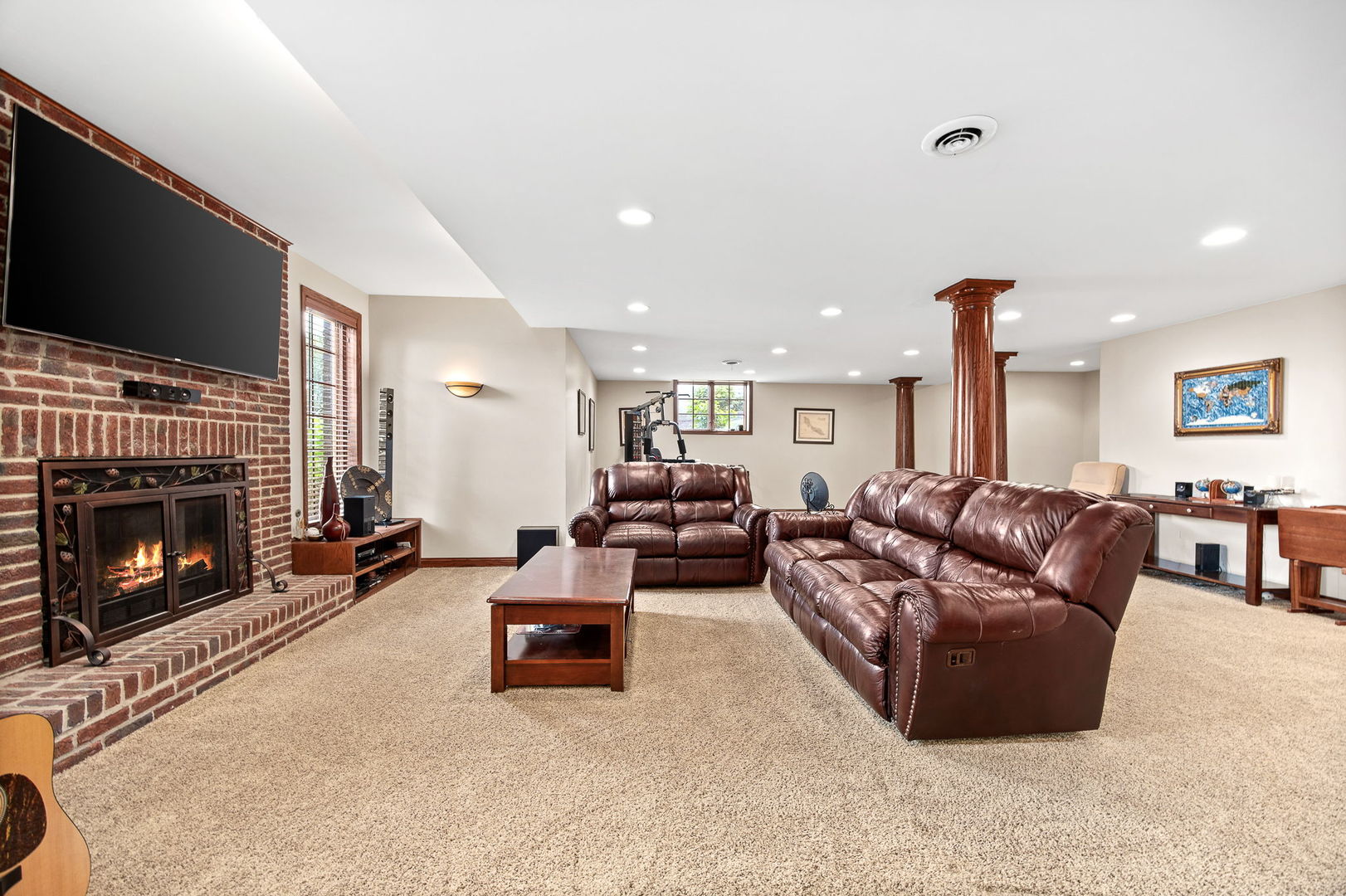 1045 Hilltop Drive, Lemont, IL 60439