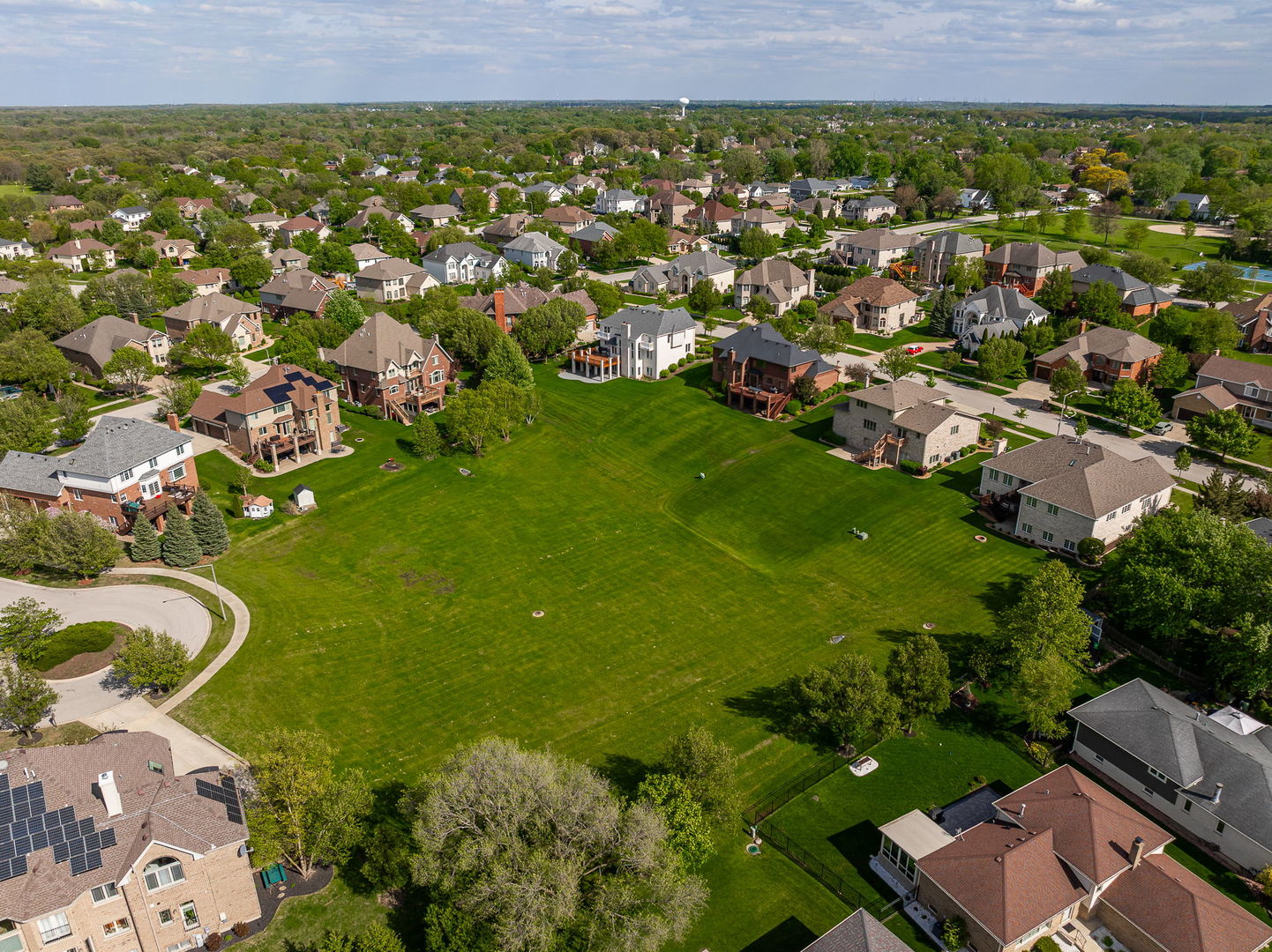 1045 Hilltop Drive, Lemont, IL 60439