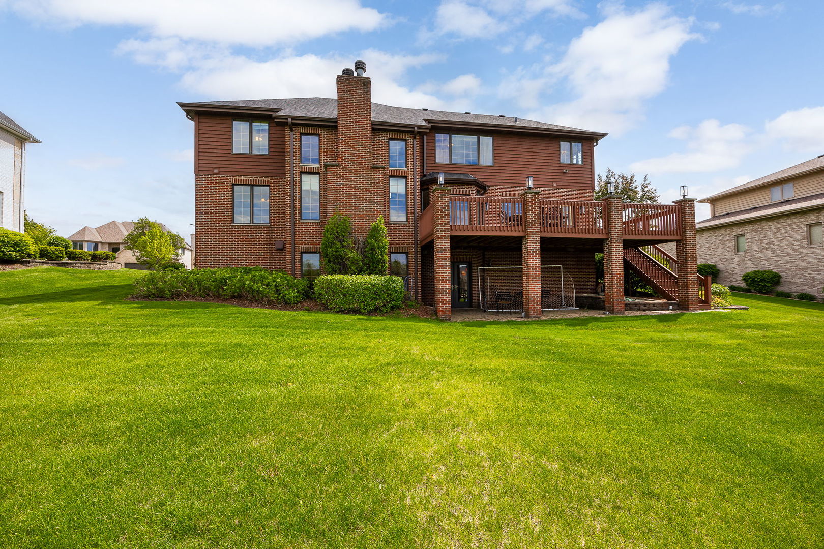 1045 Hilltop Drive, Lemont, IL 60439