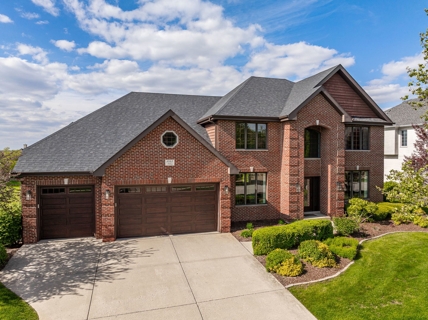 1045 Hilltop Drive, Lemont, IL 60439