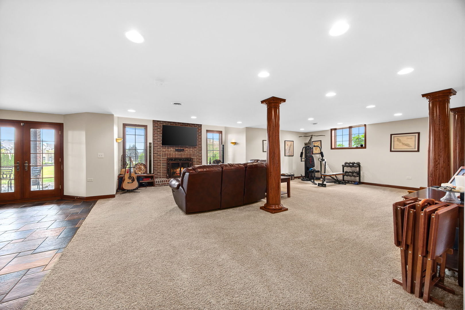 1045 Hilltop Drive, Lemont, IL 60439
