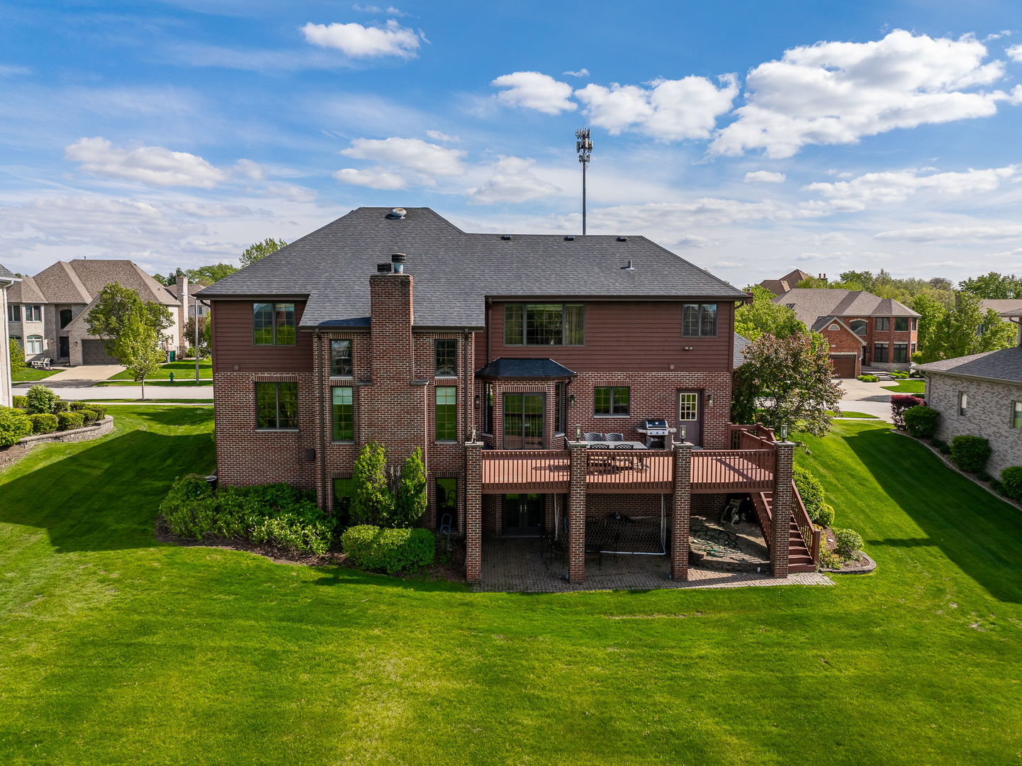1045 Hilltop Drive, Lemont, IL 60439